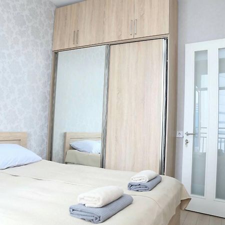 Apartment Black Sea 7 บาทูมิ ภายนอก รูปภาพ